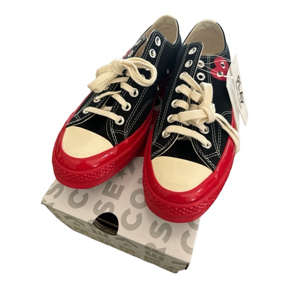 Comme des Garcons PLAY Shoes - CONVERSE X PLAY COMME
DES GARÇONS Sneakers